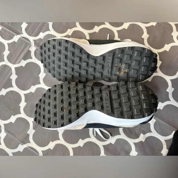 Nike Women's Waffle Debut sneakers athletic shoes - Picture 8 of 11